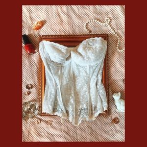 🐁 Vintage White Lace Strapless Corset 🐁